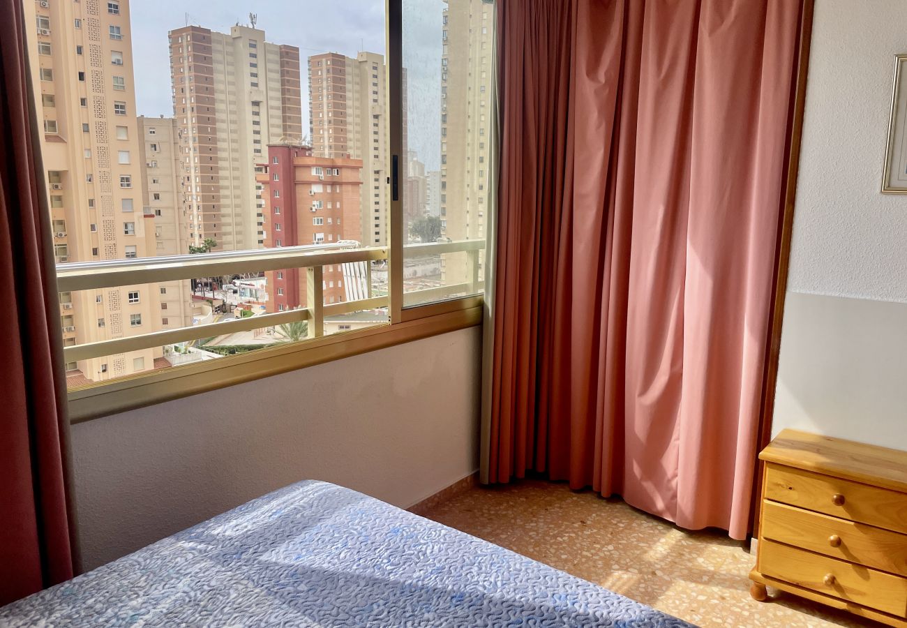 Apartamento en Benidorm - Apartamento de dos dormitorios y un baño en Mariscal 5 