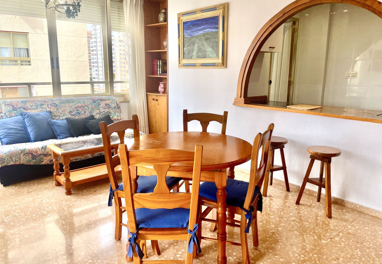 Apartamento en Benidorm - Apartamento de dos dormitorios y un baño en Mariscal 5 