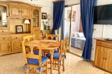 Apartamento en Benidorm - Apartamento de dos dormitorios y un baño en Mariscal 5 