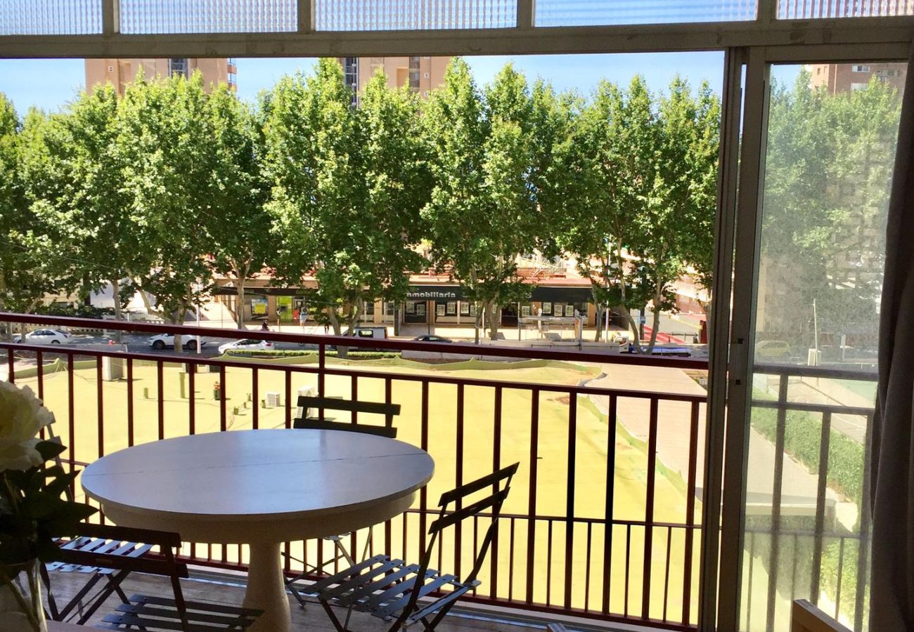 Apartamento en Benidorm - Tu rincón junto al mar – cómodo apartamento a 5 min de la playa