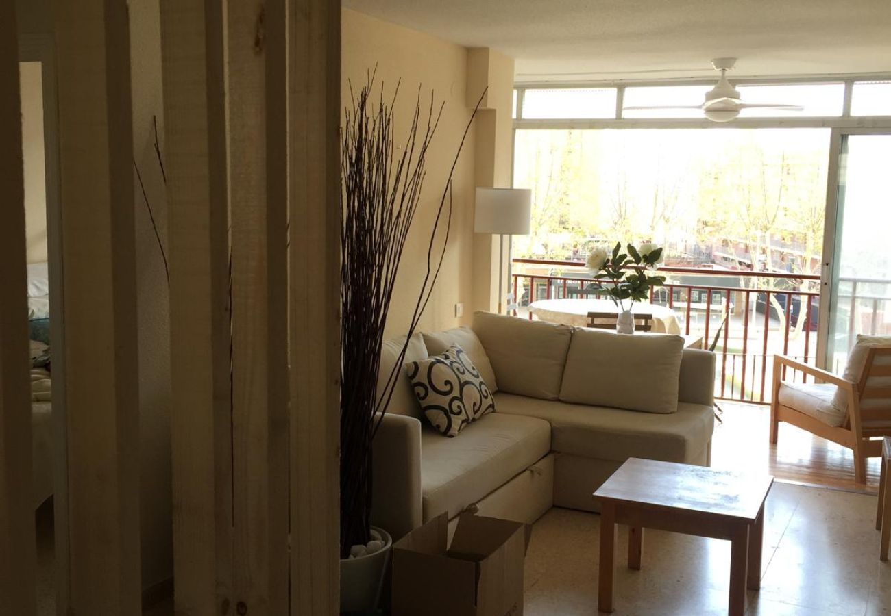 Apartamento en Benidorm - Tu rincón junto al mar – cómodo apartamento a 5 min de la playa