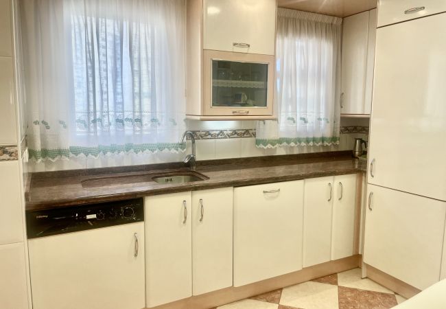 Apartamento en Benidorm - Acogedor apartamento de dos dormitorios en el corazón de Benidorm Apartamento en Benidorm - Acogedor apartamento de dos dormitorios en el corazón de Benidorm
