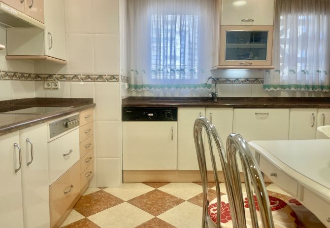 Apartamento en Benidorm - Acogedor apartamento de dos dormitorios en el corazón de Benidorm Apartamento en Benidorm - Acogedor apartamento de dos dormitorios en el corazón de Benidorm