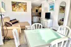 Apartamento en Benidorm - Dos dormitorios con piscina y parking en Moby Dick