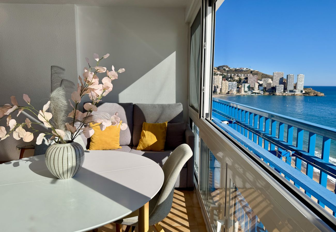 Apartamento en Benidorm - Apartamento en primera línea de Playa de Levante con vistas al mar