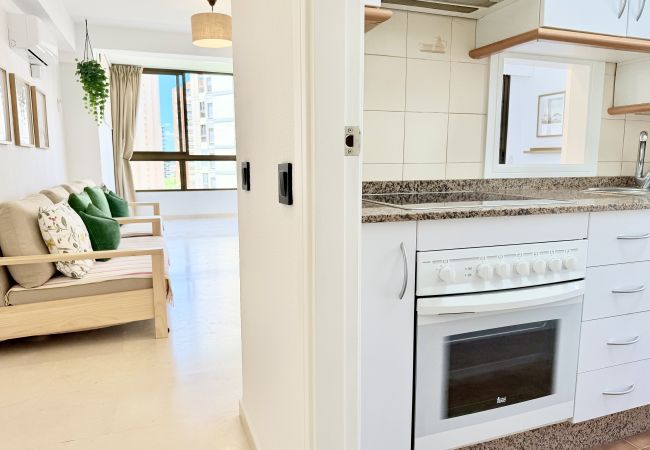 Apartamento en Benidorm - Amplio apartamento renovado para 6 personas en Gemelos 4 con piscina y ubicación ideal