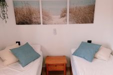 Apartamento en Benidorm - Amplio apartamento renovado para 6 personas en Gemelos 4 con piscina y ubicación ideal