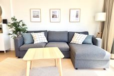 Apartamento en Benidorm - Renovado, con vistas al mar y piscina