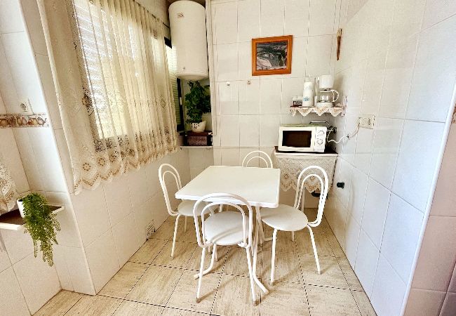 Appartement à Benidorm - Appartement deux pièces avec vue sur la mer  Appartement à Benidorm - Appartement deux pièces avec vue sur la mer