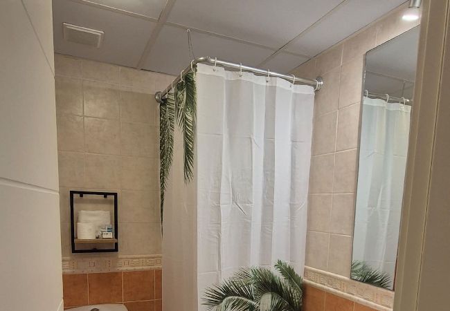 Appartement à Benidorm - Appartement luxueux avec piscine, gym et parking  Appartement à Benidorm - Appartement luxueux avec piscine, gym et parking