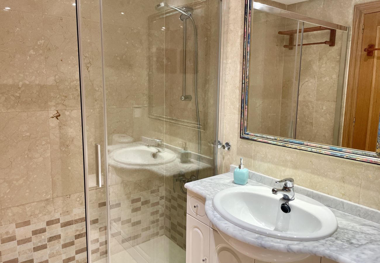 Appartement à Benidorm - Appartement avec piscine et parking
