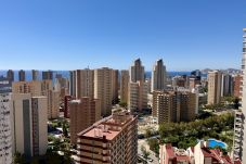 Appartement à Benidorm - Appartement rénové Paraiso 10, une chambre à coucher avec un lit double