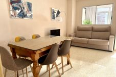 Apartment in Benidorm - Coblanca 6: Charming Coastal Apartment with Enclosed Terrace
