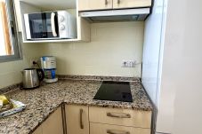 Apartment in Benidorm - Coblanca 6: Charming Coastal Apartment with Enclosed Terrace