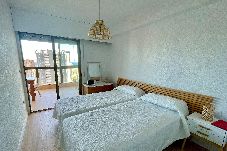 Apartment in Benidorm - Beautiful apartment with pool at Gemelos 2