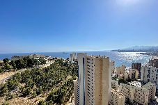 Apartment in Benidorm - Luxury apartment with swimming pool, gym & parking
