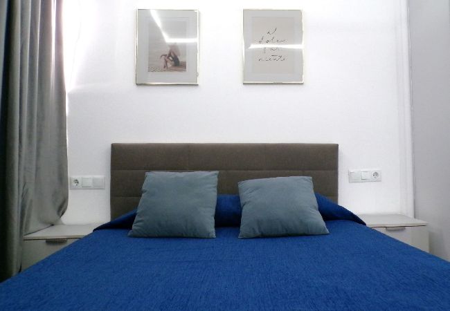 Apartment in Benidorm - Modern Apartment with Swimming Pool and Free Bikes Apartment in Benidorm - Modern Apartment with Swimming Pool and Free Bikes