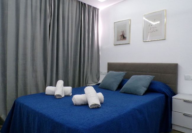 Apartment in Benidorm - Modern Apartment with Swimming Pool and Free Bikes Apartment in Benidorm - Modern Apartment with Swimming Pool and Free Bikes