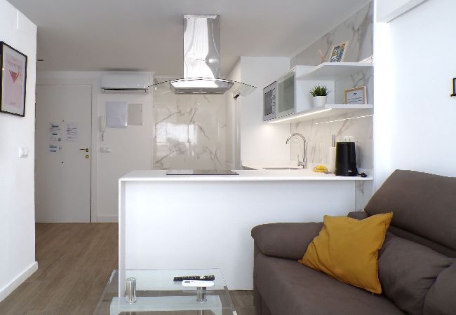 Apartment in Benidorm - Modern Apartment with Swimming Pool and Free Bikes Apartment in Benidorm - Modern Apartment with Swimming Pool and Free Bikes