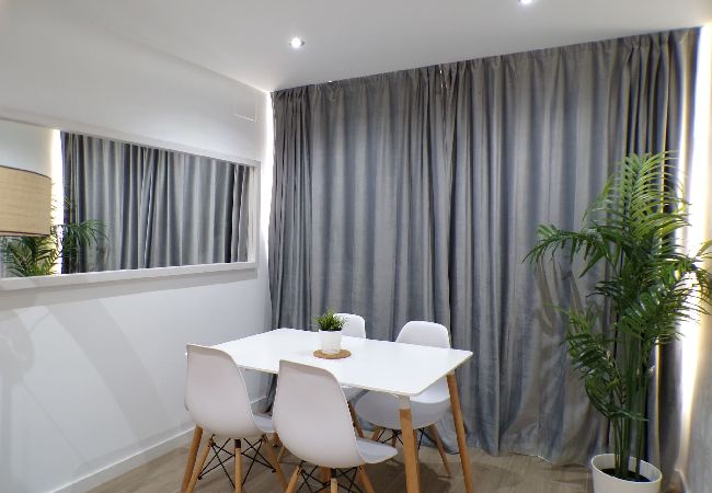 Apartment in Benidorm - Modern Apartment with Swimming Pool and Free Bikes Apartment in Benidorm - Modern Apartment with Swimming Pool and Free Bikes