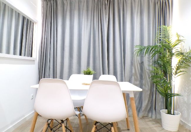 Apartment in Benidorm - Modern Apartment with Swimming Pool and Free Bikes Apartment in Benidorm - Modern Apartment with Swimming Pool and Free Bikes