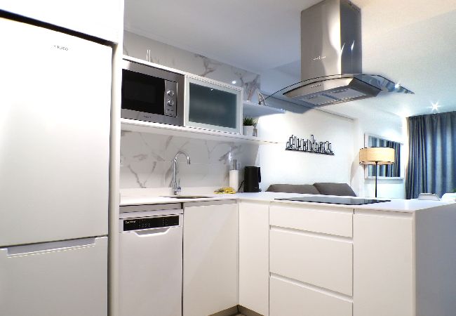 Apartment in Benidorm - Modern Apartment with Swimming Pool and Free Bikes Apartment in Benidorm - Modern Apartment with Swimming Pool and Free Bikes