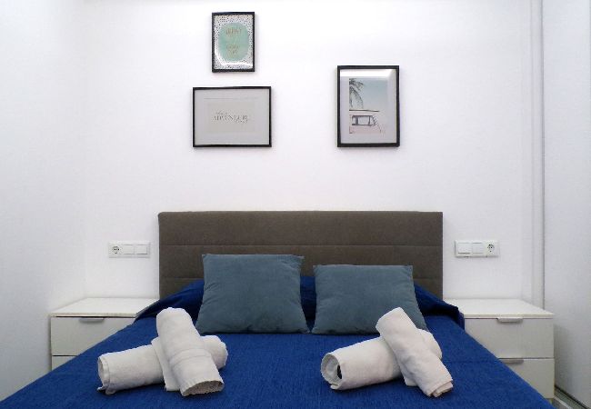 Apartment in Benidorm - Modern Apartment with Swimming Pool and Free Bikes Apartment in Benidorm - Modern Apartment with Swimming Pool and Free Bikes