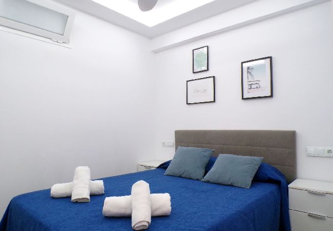 Apartment in Benidorm - Modern Apartment with Swimming Pool and Free Bikes Apartment in Benidorm - Modern Apartment with Swimming Pool and Free Bikes