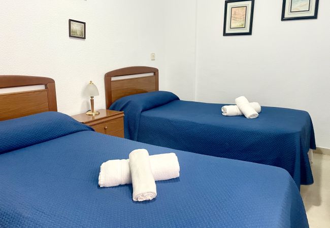 Apartment in Benidorm - Two bedroom apartments with bathroom at Gemelos 2 & 4 Apartment in Benidorm - Two bedroom apartments with bathroom at Gemelos 2 & 4