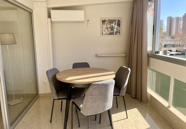 Apartment in Benidorm - Relax and Comfort: Refurbished Apartment with Swimming Pool, close to the beach Apartment in Benidorm - Relax and Comfort: Refurbished Apartment with Swimming Pool, close to the beach