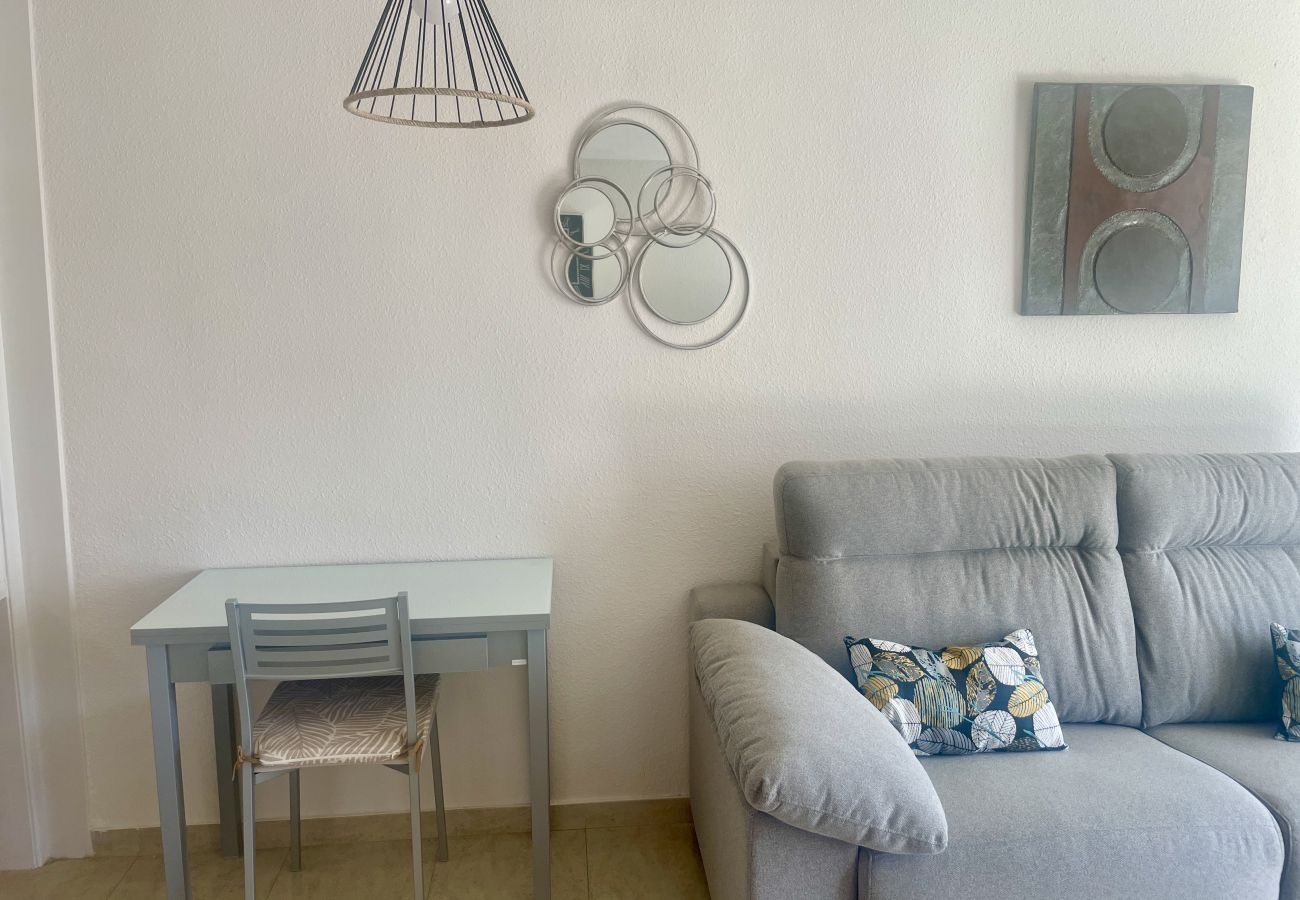 Apartment in Benidorm - Relax and Comfort: Refurbished Apartment with Swimming Pool, close to the beach