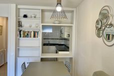 Apartment in Benidorm - Relax and Comfort: Refurbished Apartment with Swimming Pool, close to the beach