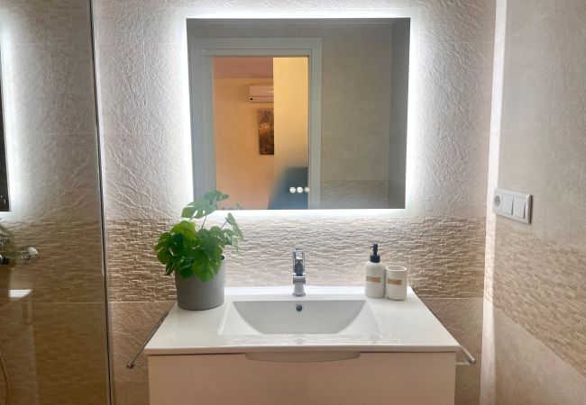 Apartment in Benidorm - Two bedroom apartment next to the Sunday Market in Benidorm Apartment in Benidorm - Two bedroom apartment next to the Sunday Market in Benidorm
