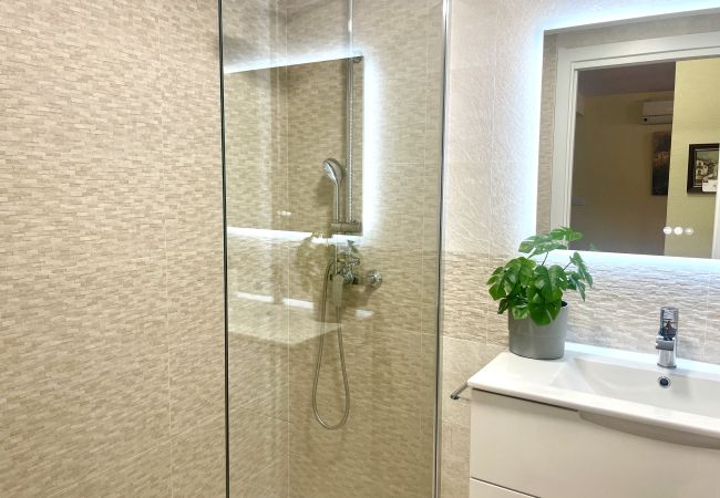 Apartment in Benidorm - Two bedroom apartment next to the Sunday Market in Benidorm Apartment in Benidorm - Two bedroom apartment next to the Sunday Market in Benidorm