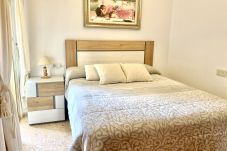 Apartment in Benidorm - Two bedroom apartment with bathroom at Mariscal 5