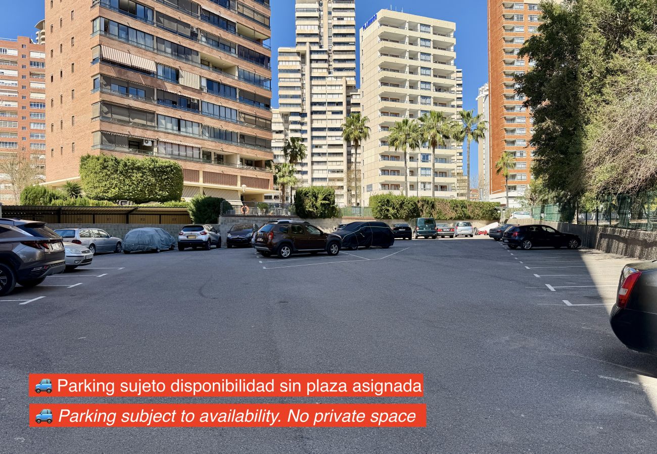 Apartment in Benidorm - 2 bedroom apartment with pool and parking in Moby Dick