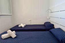 Apartment in Benidorm - Seafront Apartment with Private Free Parking