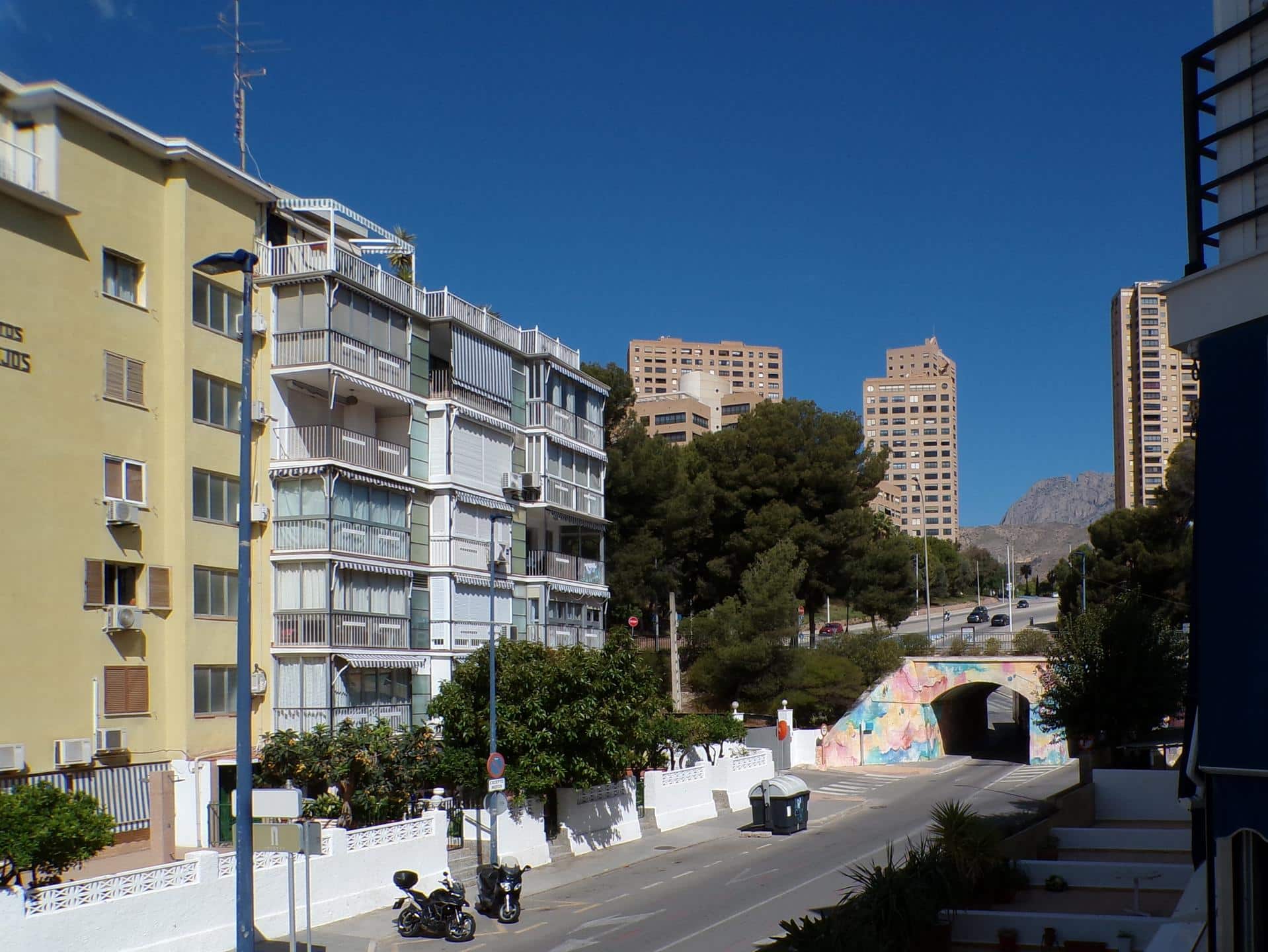 Apartamento con vistas a la montaña en primera línea de playa