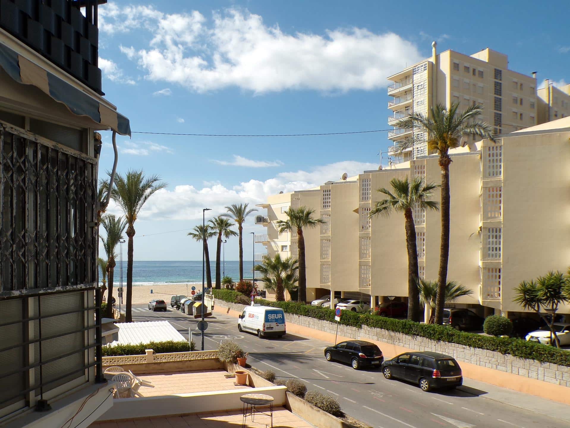 Apartamento con vistas al mar en primera línea de playa